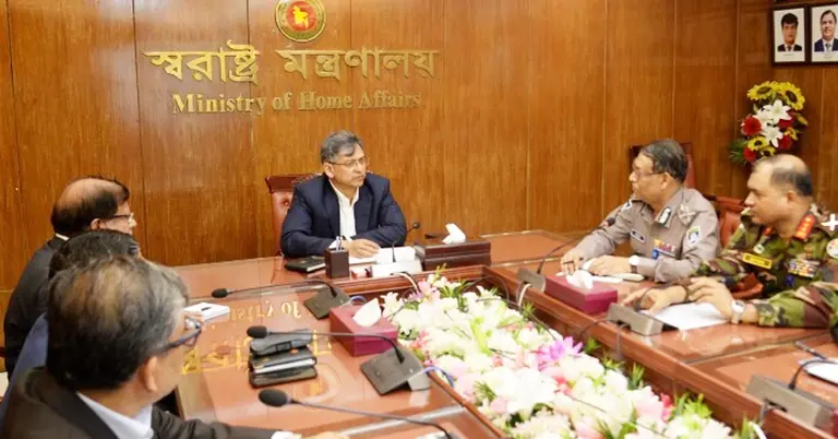 সব বাহিনী প্রধানদের নিয়ে বৈঠকে স্বরাষ্ট্রমন্ত্রী